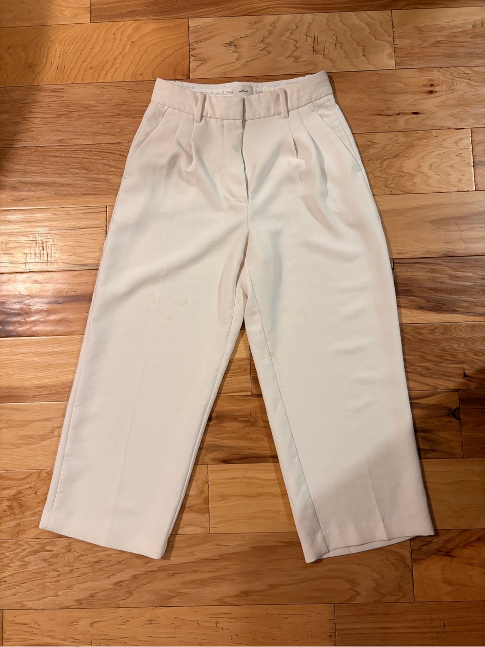 Wilfred Effortless Cropped Pant Size 6 in Light Birch (with coffee stains)